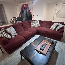 Sectional Sofa/Couch