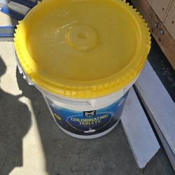 Chlorine tablet and pool stuff