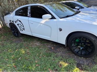 Se vende Dodge charger 2012