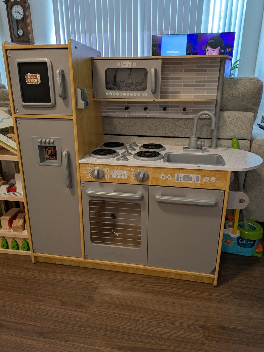 Kidkraft Wooden Play Kitchen