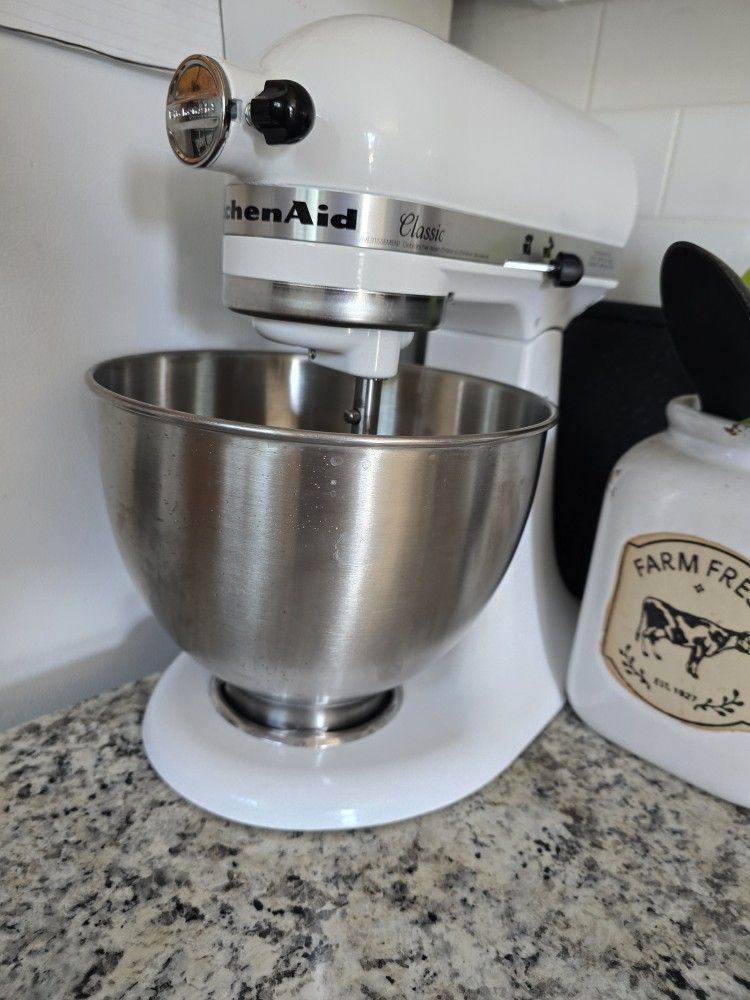 Kitchen Aid mixer Brand new
