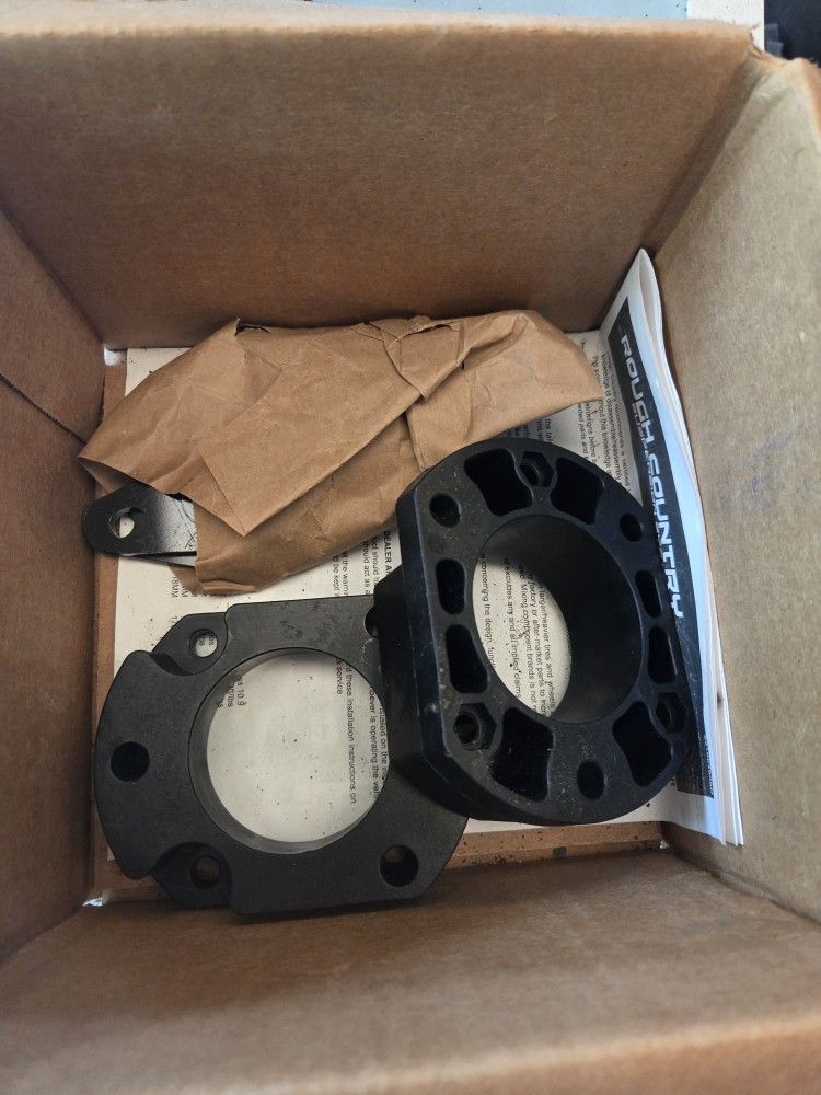 New Rough Country 2.5” Lift Kit – Jeep Grand Cherokee WK2 (No Air Ride)
