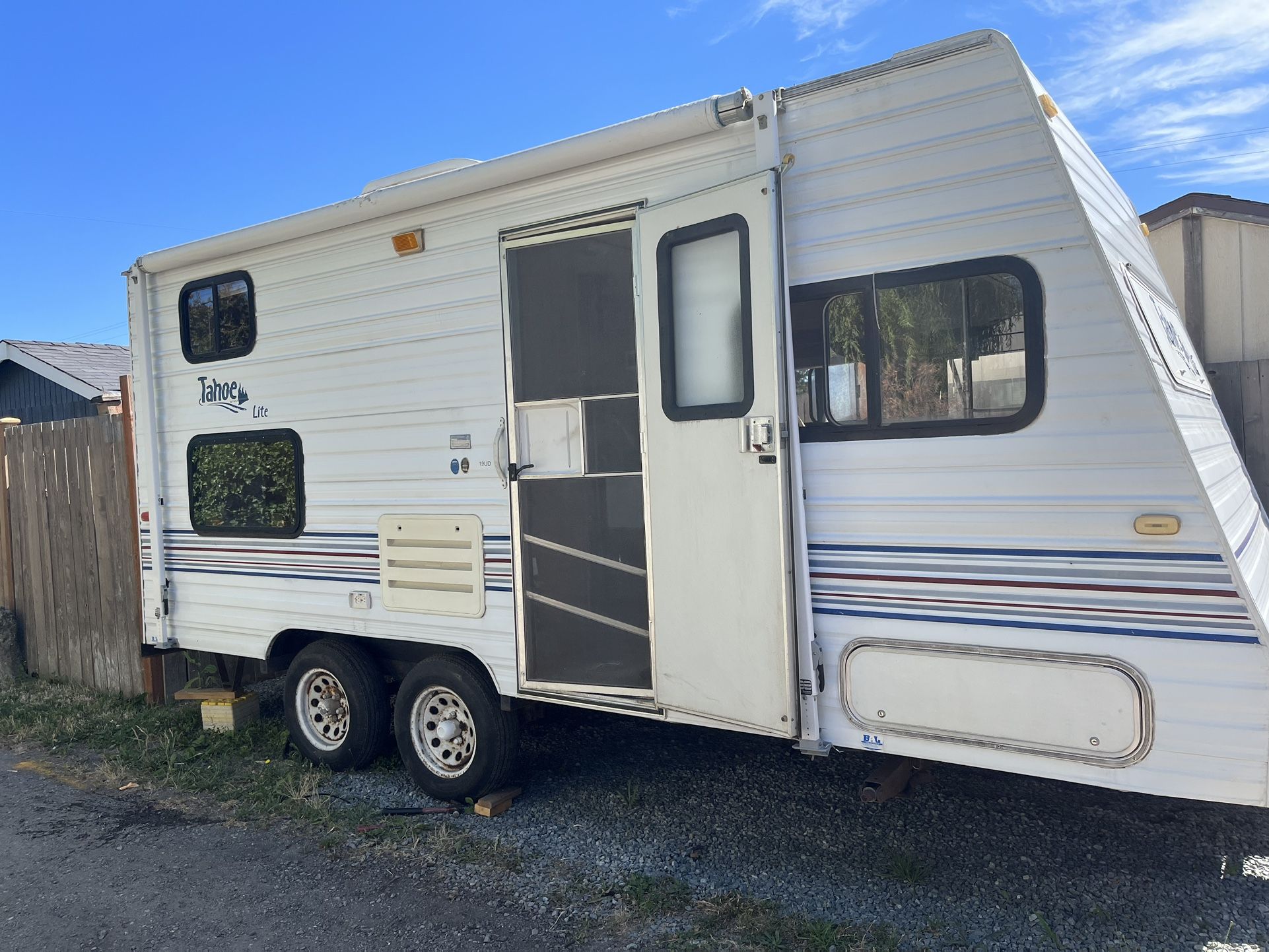Rv Traila 2000 19 Feet Long