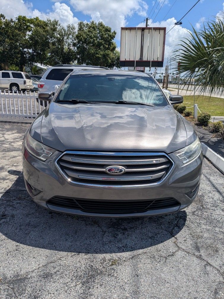 2011 Ford Taurus