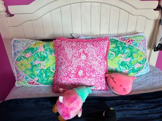 Lilly Pulitzer Decorative Throw Pillows Set
