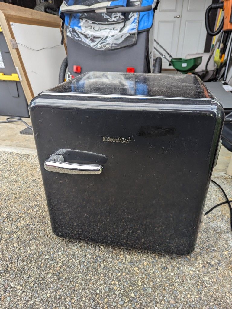 Mini Fridge! Unused With Freezer Box