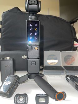Osmo Pocket 3 + DJI mic + Osmo Pocket 3 Battery Handle + Osmo Mini Tripod+ stabilizer+extra lenses+ bag