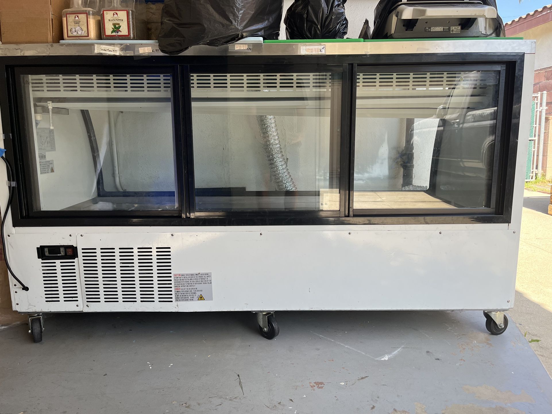 3 Sliding Door Showcase