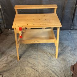 kids work bench for play time 