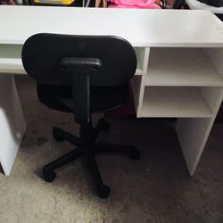 Target Desk  And Chair 