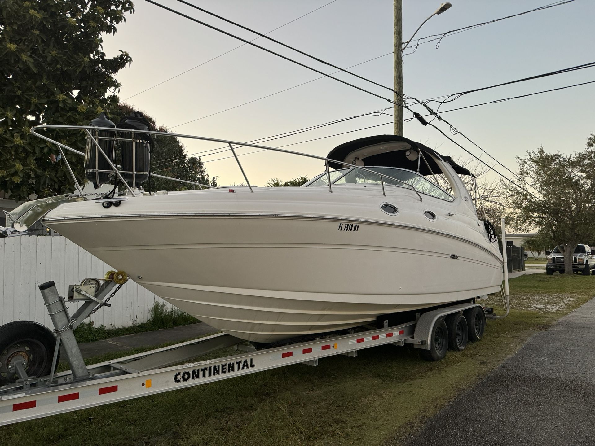 Sea Ray Sundancer 28ft With New Outboards