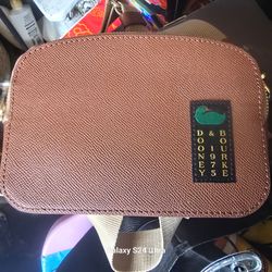 Dooney and Bourke The alpine amber 20 crossbag
