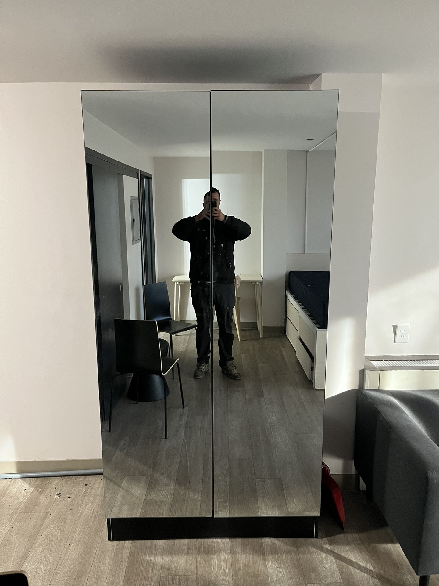 Dresser With Mirrors