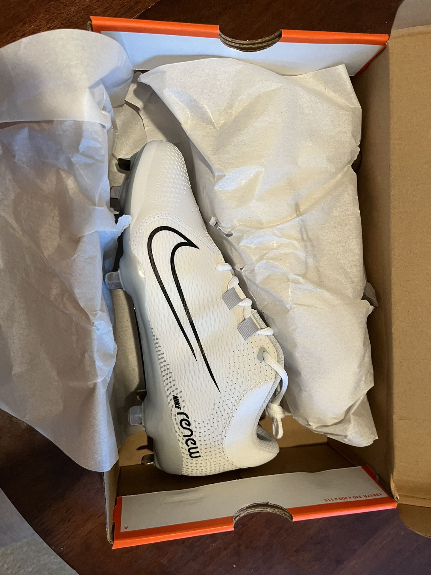 Women’s Hyperdiamond 4 Pro Softball Cleat Size 9.5 W