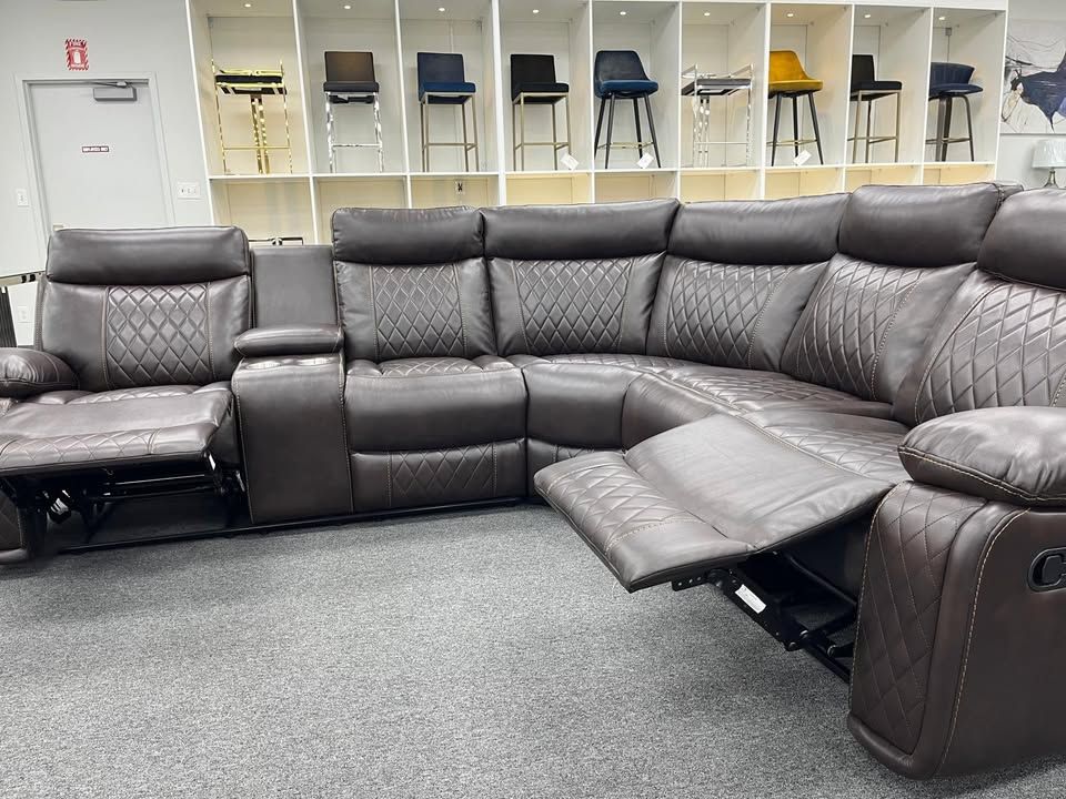 Floor Model Clearance! Large Diamond pattern 3 Pc Reclining Sectional 2/Cup holders