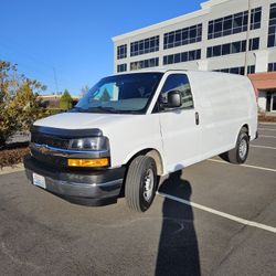 2018 Chevrolet Express 2500 Cargo Van 