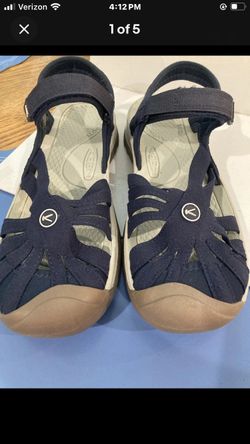 Néw keen rose navy sandals size 9