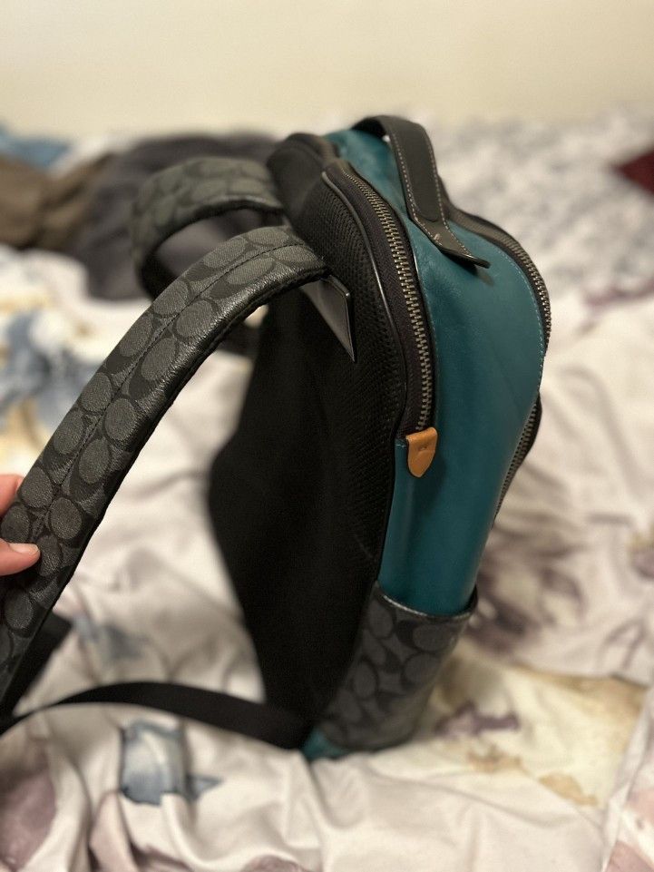 NICE BACKPACK FOR MEN OR WOMAN