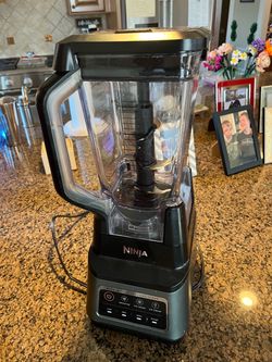 Ninja juicer with auto IQ