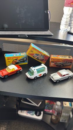 Matchbox 1971 to 1978 Mercedes 350 SL, rolls-Royce&  ambulance from 1971