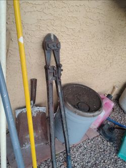 XL bolt cutters