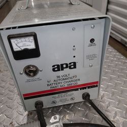 388120 Charger 36v 30a 120vac 60hz: Nilfisk-Advance

