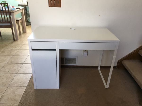 White Ikea Micke Desk For Sale In Aurora Co Offerup