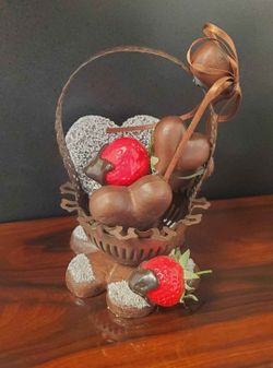 Valentine's Strawberries and truffles basket