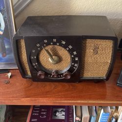 Zenith Bakelite Tube radio S-17366