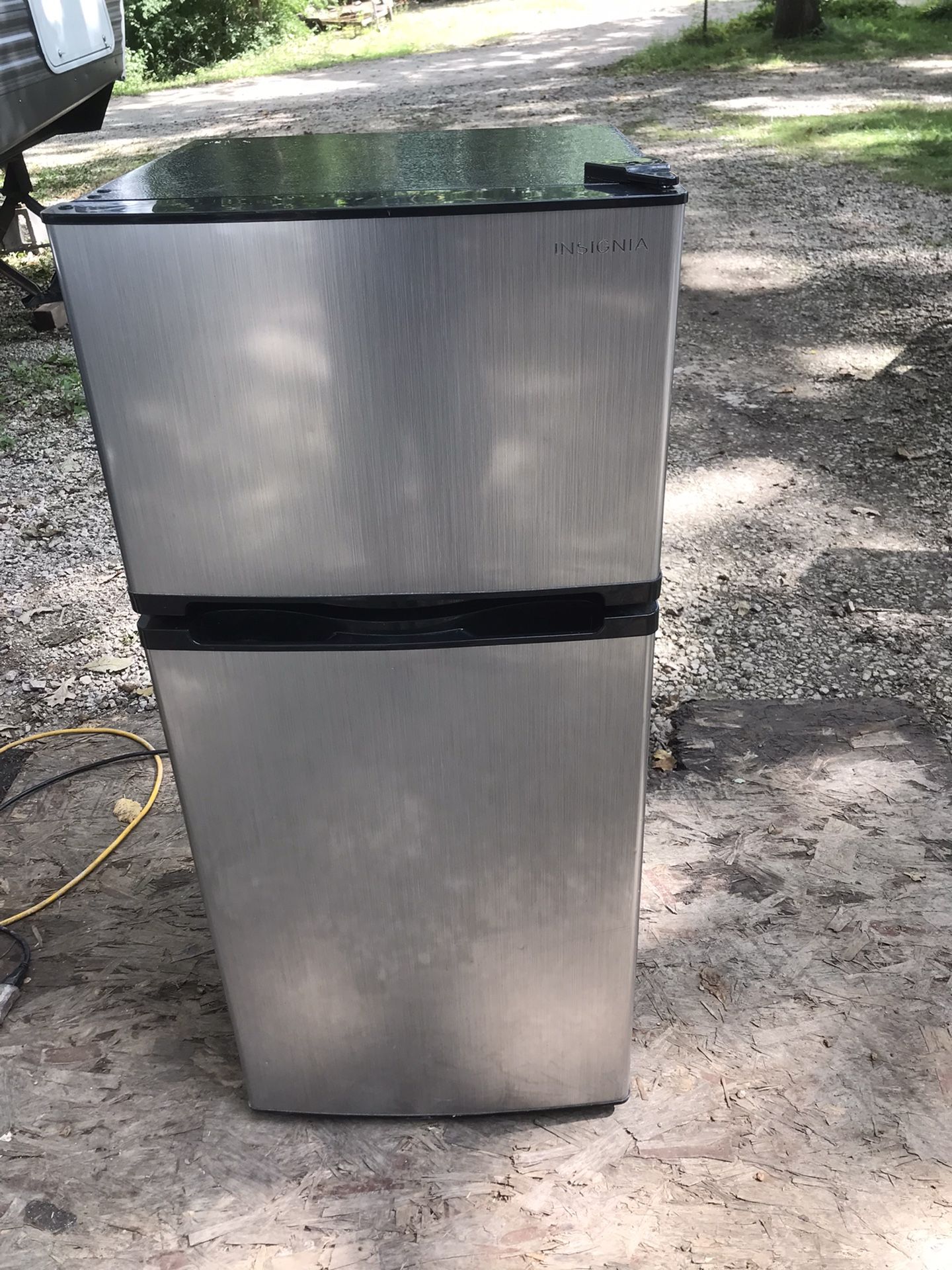 4.5 Tall Refrigerator Insignia One Year Old Use One Time