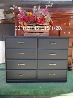 Black 8/drawer wood dresser