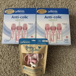 Dr Browns Anti-colic Baby Bottles x2 & Pacifiers