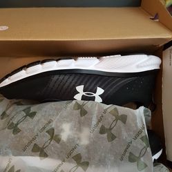 Brand new under armour size 7.5