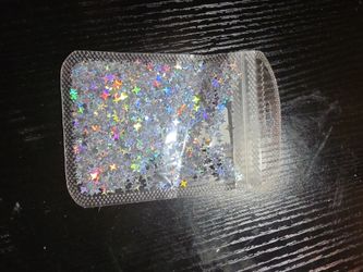 Holographic sliver star nails