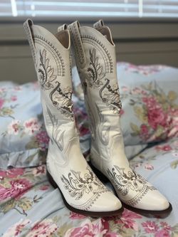 Brand New Embroiled Rhinestone Boots