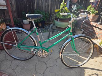 Vintage Hiawatha Ladies Cruiser Bike $120 cash