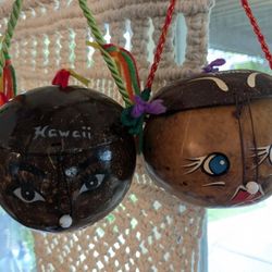 Two Vintage MCM Tiki Hawaiian Tourist Souvenir Coconut Purses Handbags