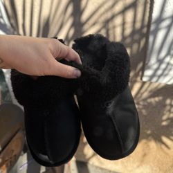 Women’s Ugg Slippers Size 7