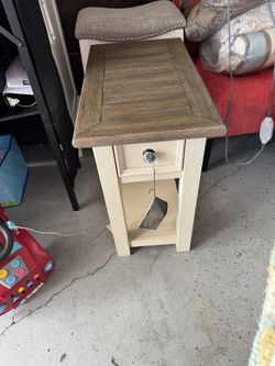 Side Table/End Table