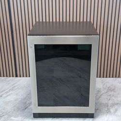 Electrolux 24 Inch Undercounter Wine Cooler with 41 Bottle Capacity, Reversible UV-Filtered Glass Door, Integrated Touch Controls (EI24WC15VS-D-0126)