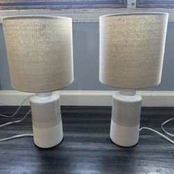 Set of 2 Mainstays 17” Reactive Glaze Ivory Table Lamps – Ceramic Base