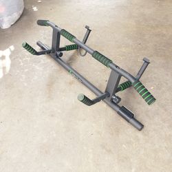 Pull Up Bar