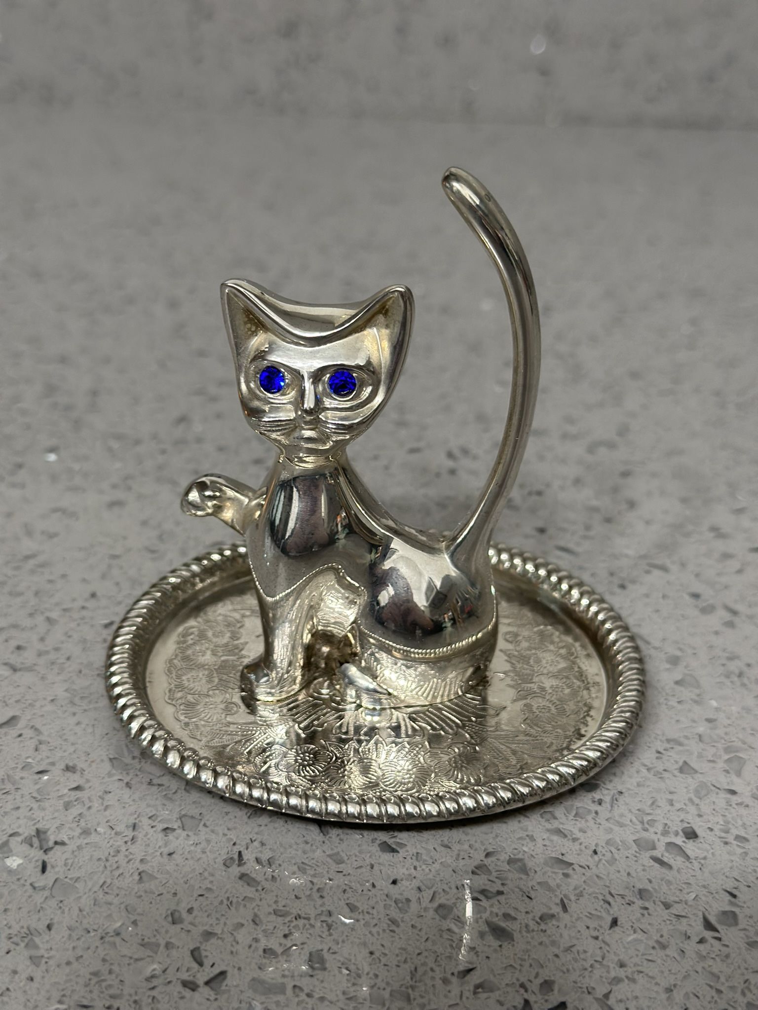 Vintage Silver Plated Rhinestone Eyes Seated Cat Floral Ring Jewelry Holder Dish EP Zinc Alloy Silver
