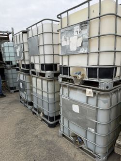 Empty 275-Gallon IBC Totes – Clean