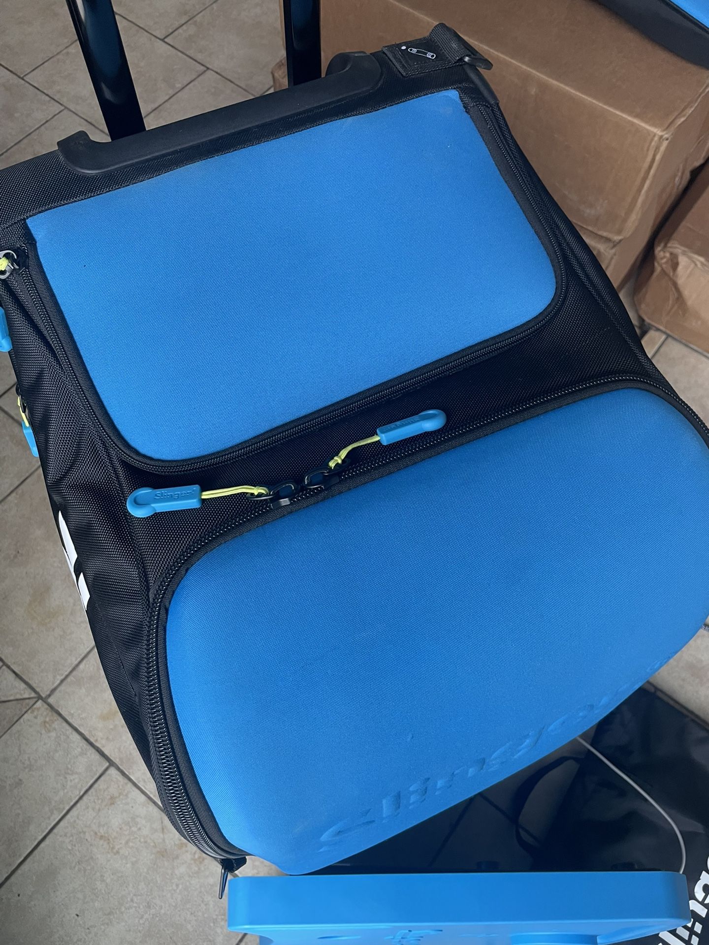 Slinger Bag Tennis Ball Machine for Sale in Seattle, WA OfferUp