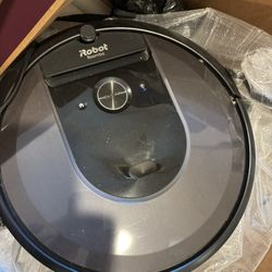 Roomba i7 Vacuum 
