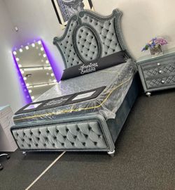 Glam Queen size bed, King Size Bed Only $39 Down Payment 👉 PLEASE ASK FOR JON GREEN WHEN YOU ARRIVE!Home Improvement, Home Decor, Home Garden