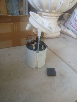 2009 BMW 328i e93 fuel pump. Used