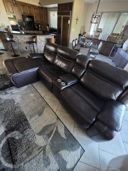 Beautiful Leather Couch 3 Recliners