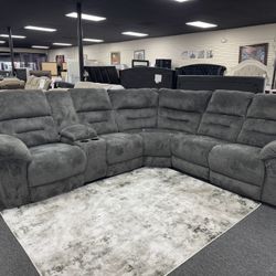 Power Recliner Sectional. 🚚WE DELIVER🚚
